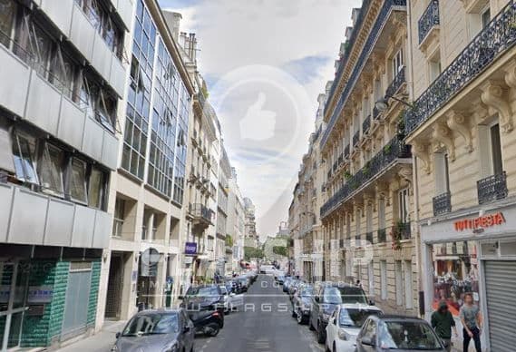 Local commercial · 323 m² · Location — photo 1