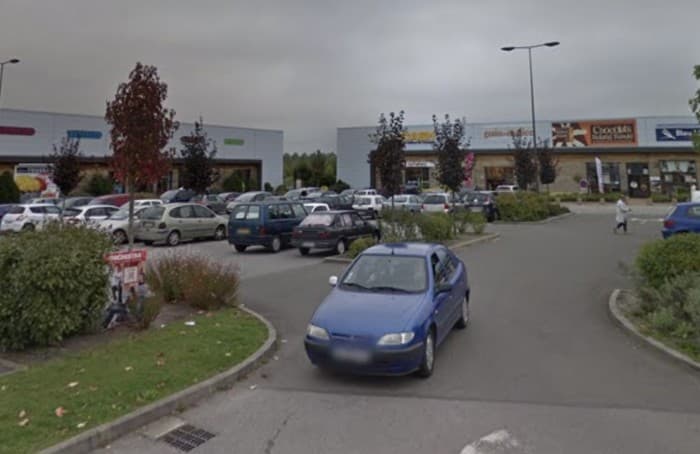 Local commercial · 850 m² · Location — photo 1