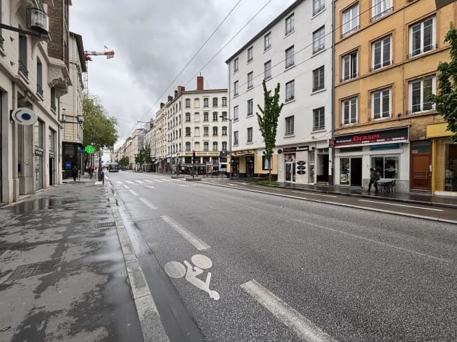 Local commercial · 50 m² · Location — photo 1