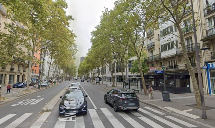 Local commercial · 526 m² · Location — photo 3