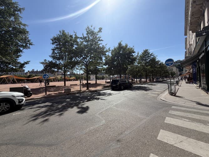 Local commercial · 33 m² · Location — photo 2