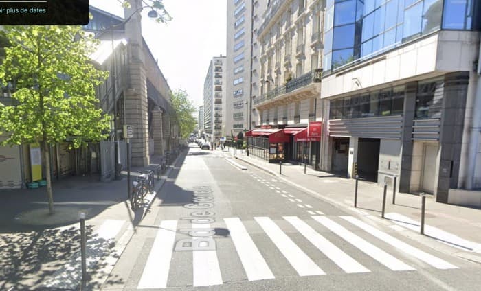 Local commercial · 131 m² · Location — photo 2