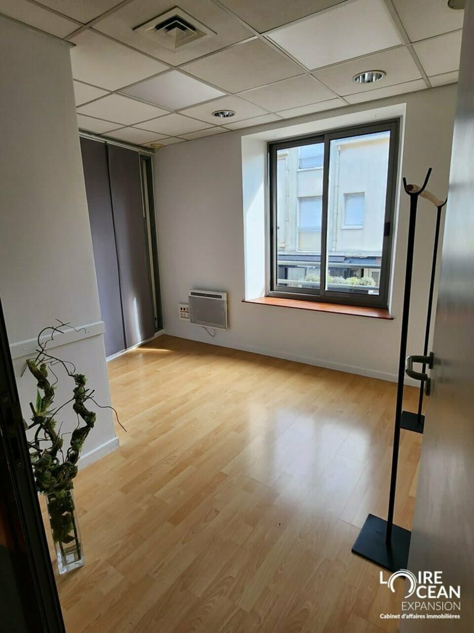 Local commercial · 98 m² · Location — photo 2