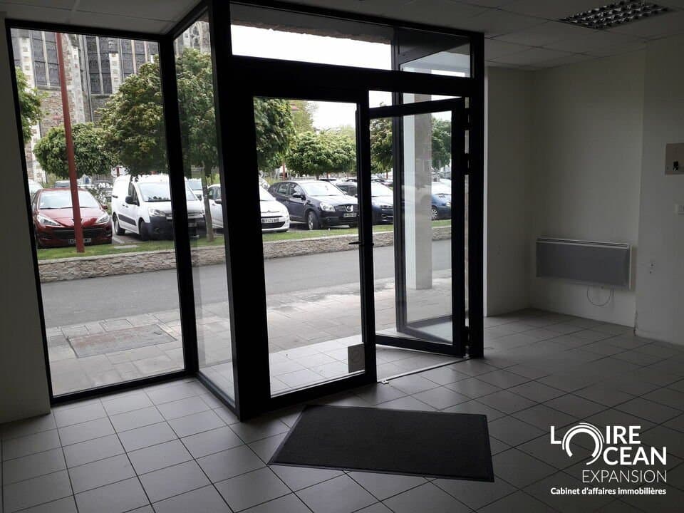 Local commercial · 76 m² · Location — photo 3