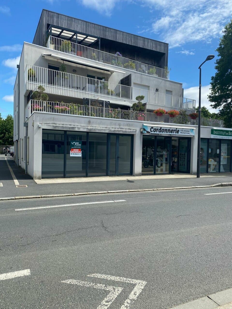 Local commercial · 53 m² · Location — photo 1