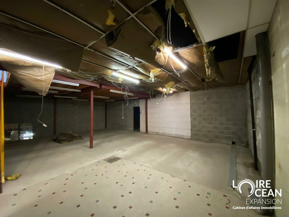 Local commercial · 435 m² · Location — photo 3