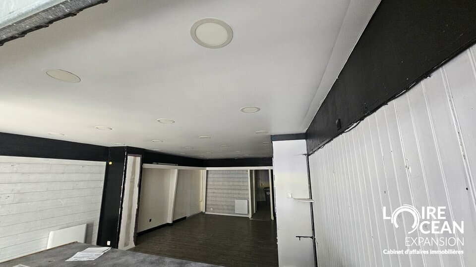 Local commercial · 55 m² · Location — photo 2