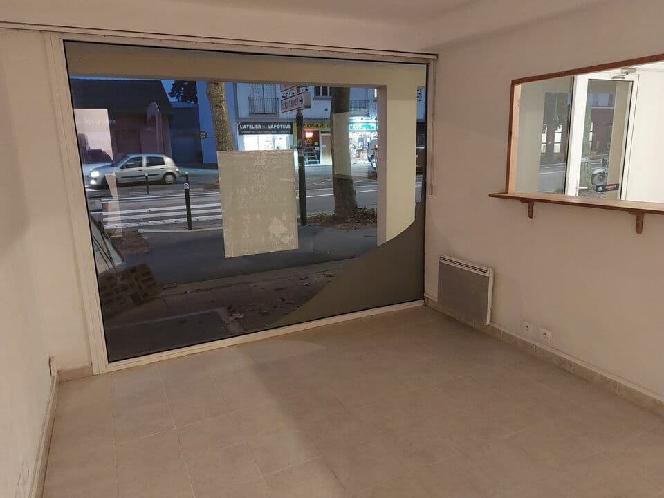 Local commercial · 29 m² · Location — photo 2