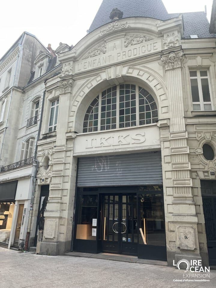 Local commercial · 380 m² · Location — photo 2