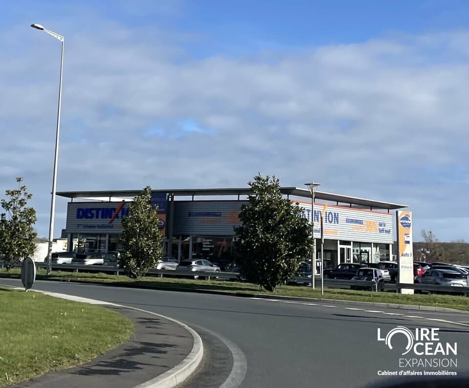 Local commercial · 1228 m² · Location — photo 1