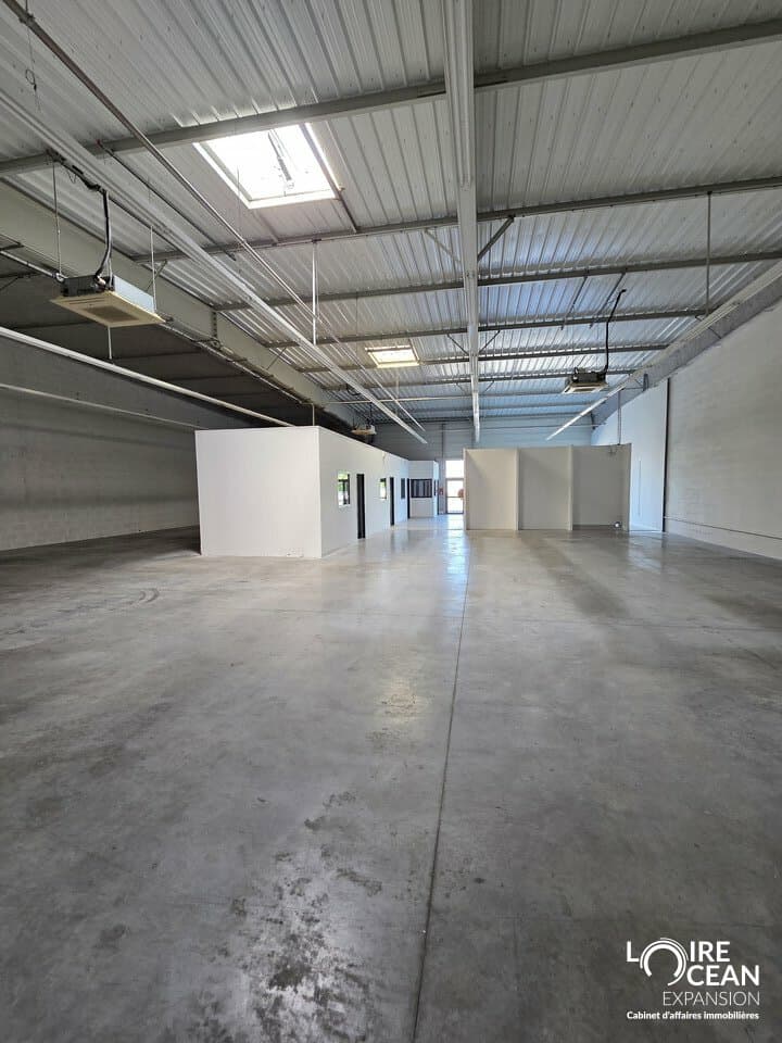 Local commercial · 600 m² · Location — photo 2