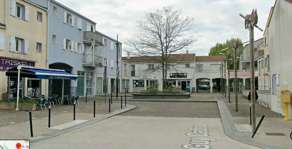 Local commercial · 84 m² · Location — photo 1