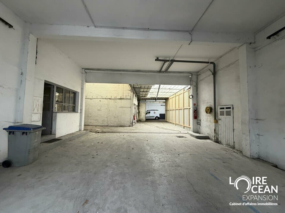 Local commercial · 600 m² · Location — photo 2
