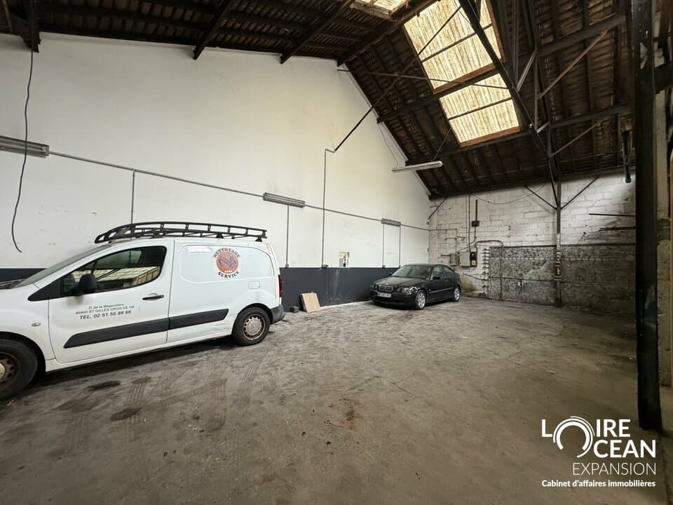 Local commercial · 600 m² · Location — photo 3