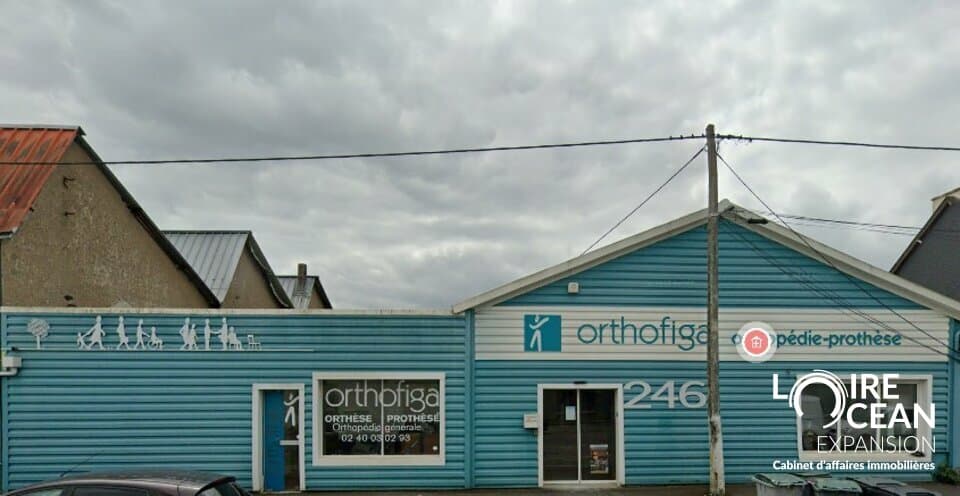 Local commercial · 210 m² · Location — photo 1