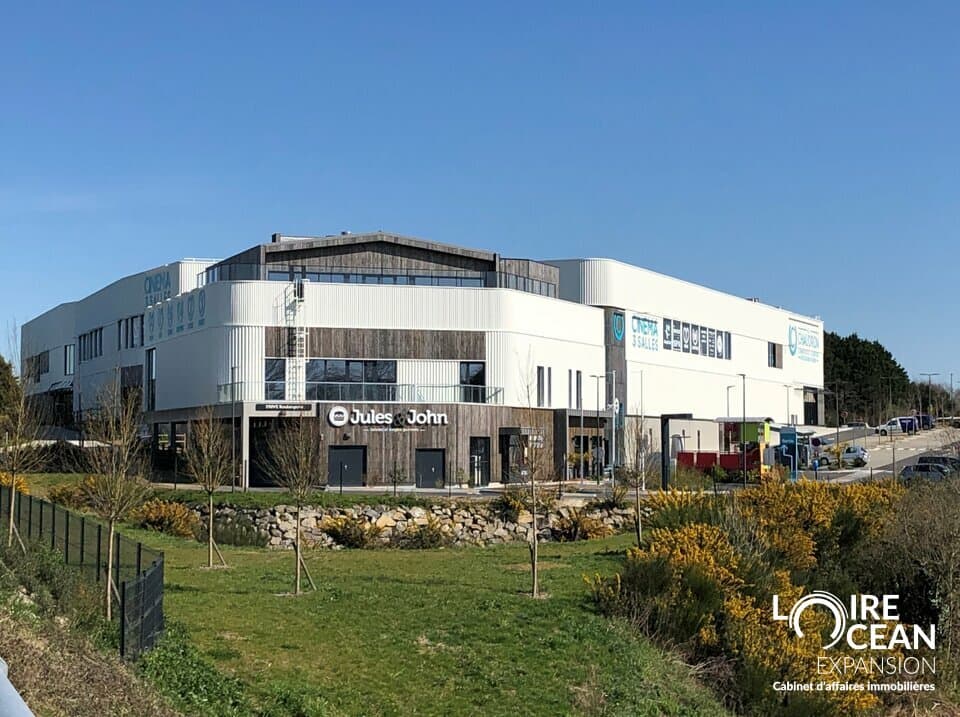 Local commercial · 555 m² · Location — photo 1