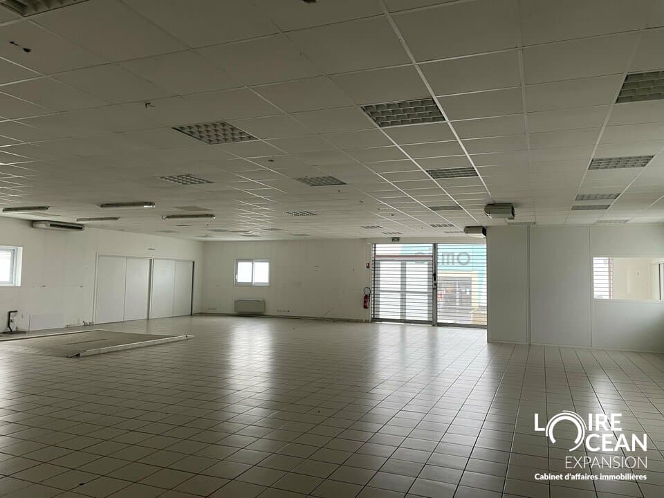 Local commercial · 336 m² · Achat des murs — photo 1