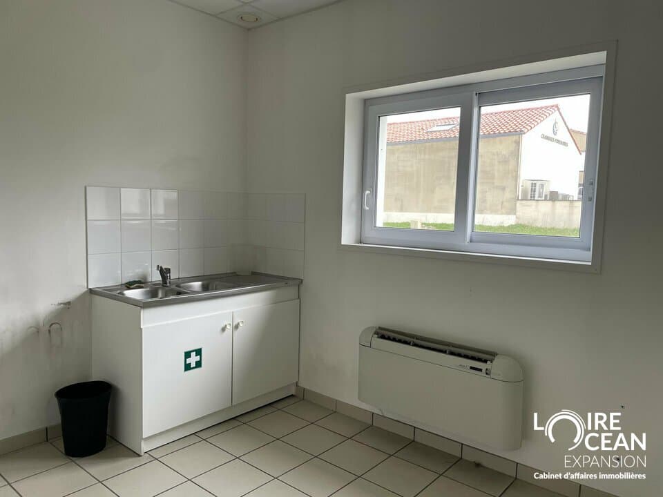 Local commercial · 336 m² · Achat des murs — photo 3