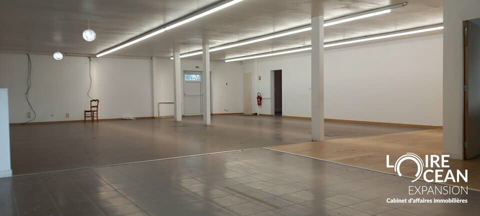 Local commercial · 240 m² · Location — photo 2