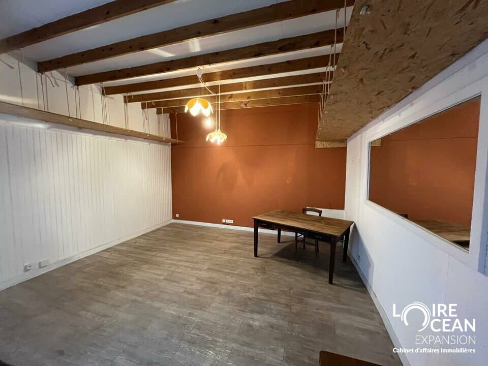 Local commercial · 56 m² · Location — photo 3
