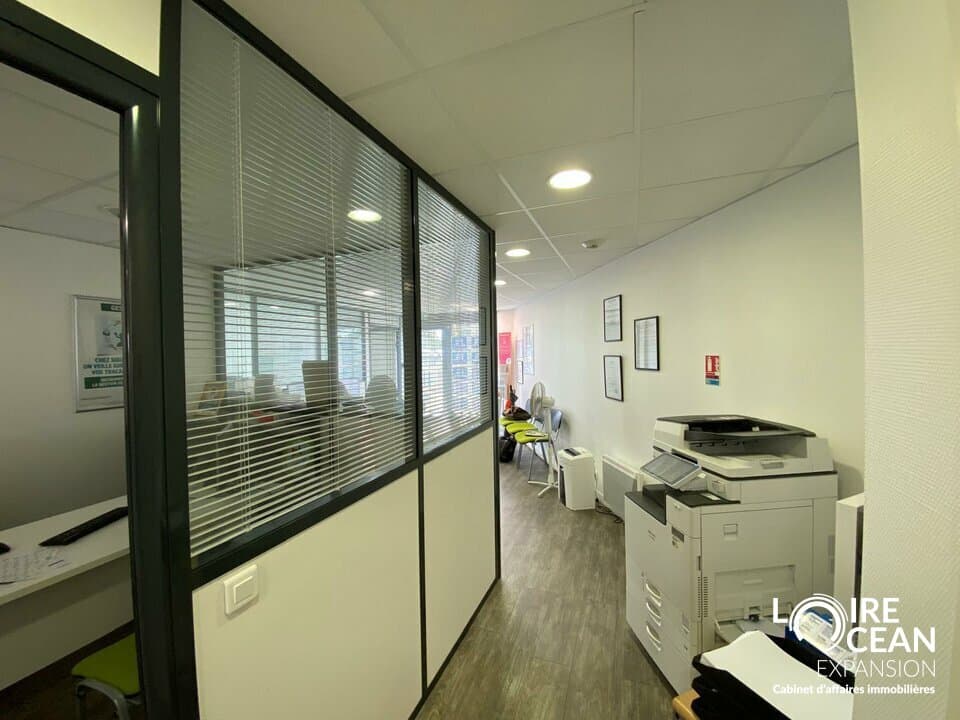 Local commercial · 101 m² · Location — photo 2