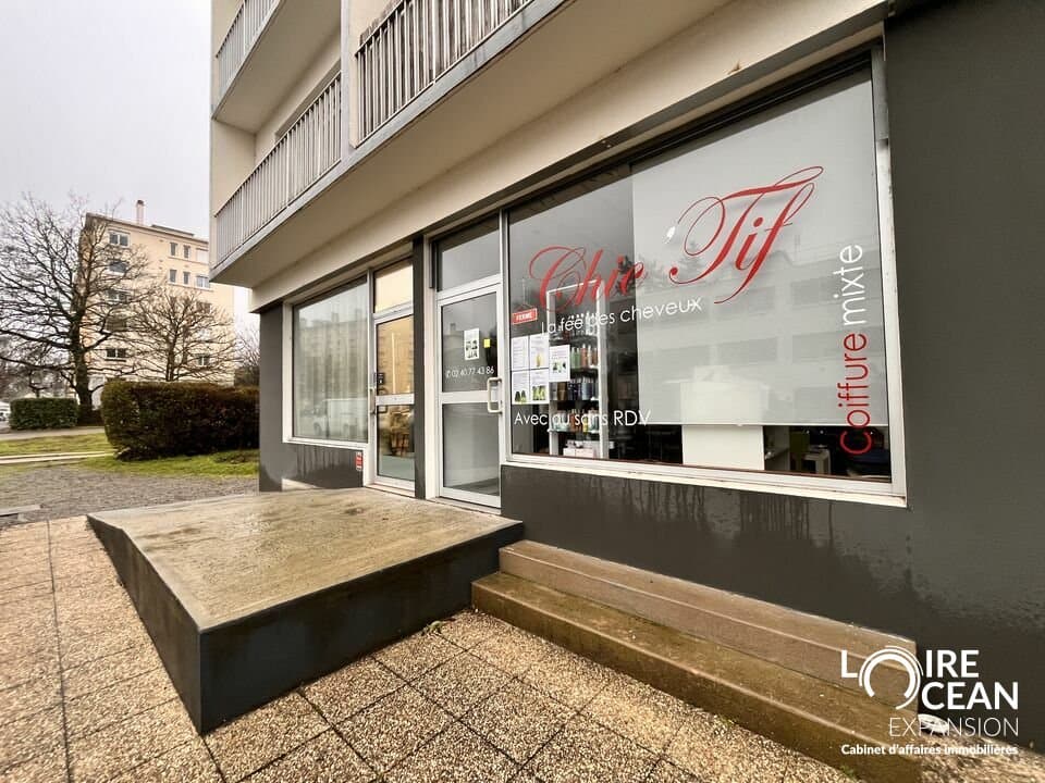 Local commercial · 63 m² · Location — photo 2