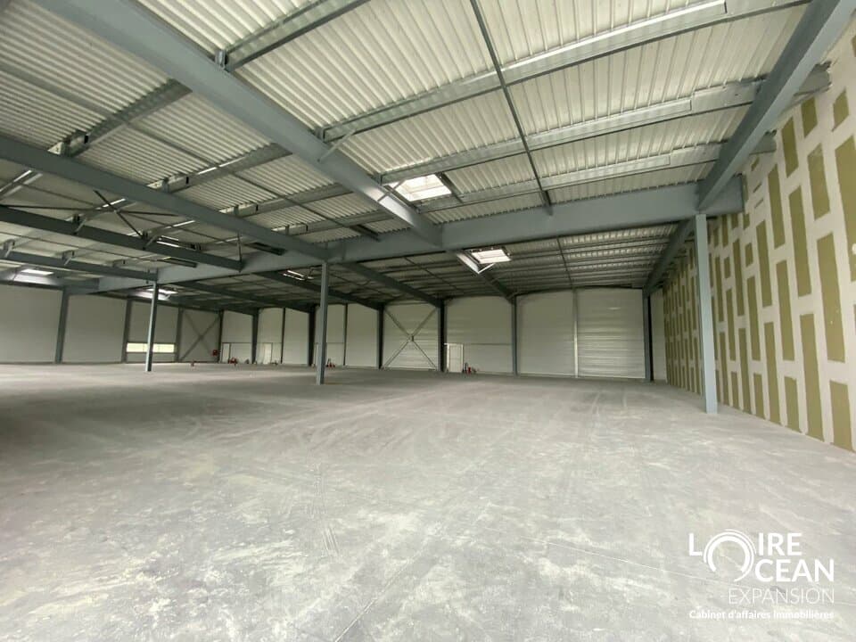 Local commercial · 1172 m² · Location — photo 2