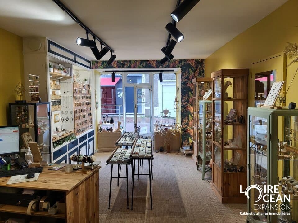 Local commercial · 50 m² · Location — photo 2