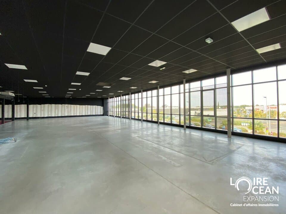 Local commercial · 720 m² · Location — photo 1