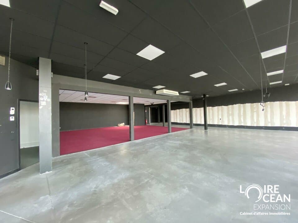 Local commercial · 720 m² · Location — photo 3
