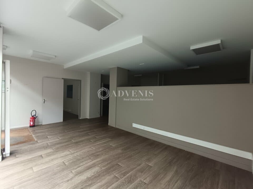 Local commercial · 105 m² · Location — photo 2