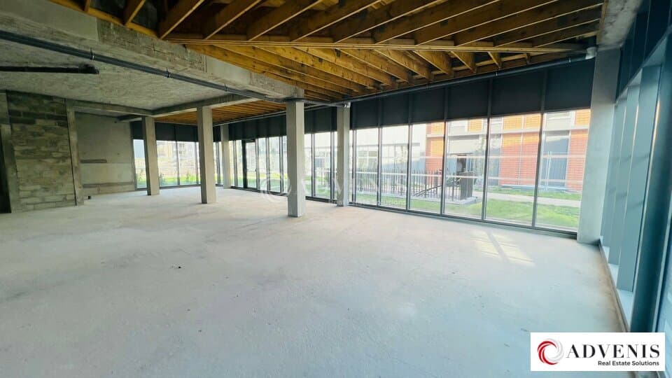 Local commercial · 147 m² · Location — photo 3