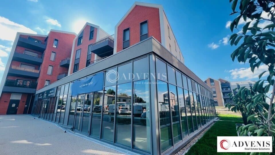 Local commercial · 147 m² · Location — photo 1