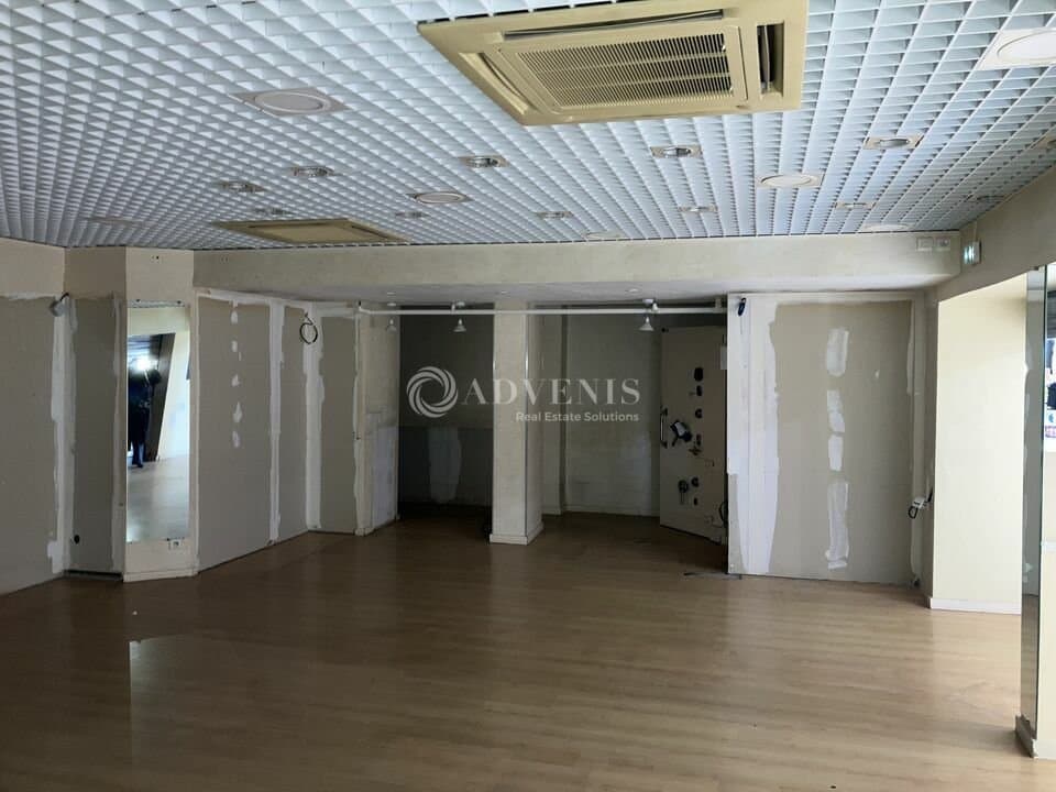 Local commercial · 126 m² · Location — photo 1