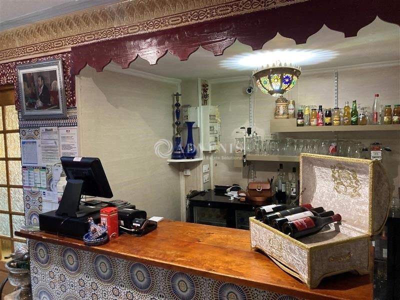 Local commercial · 250 m² · Achat des murs — photo 2