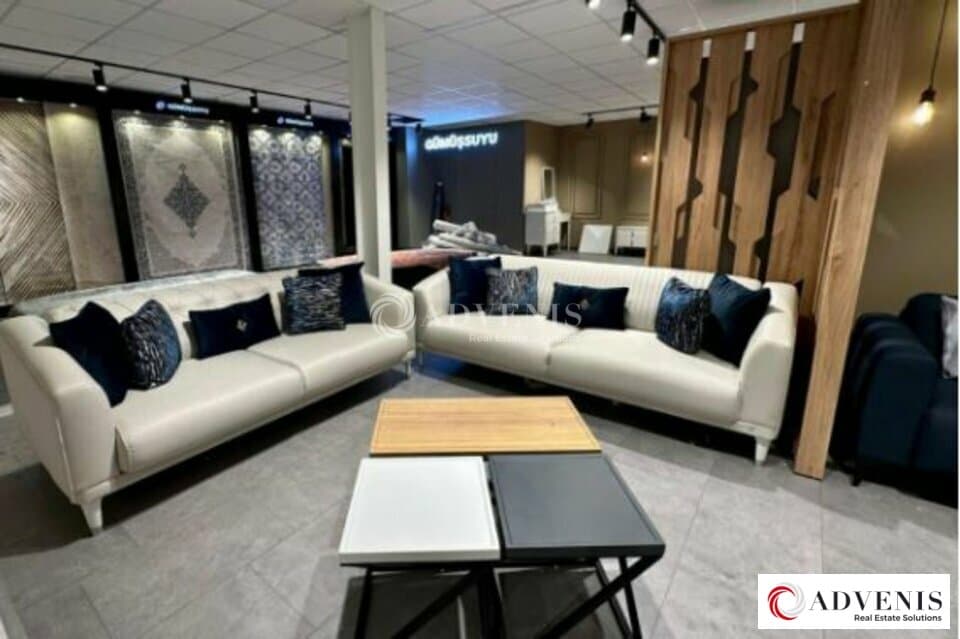 Local commercial · 900 m² · Location — photo 2