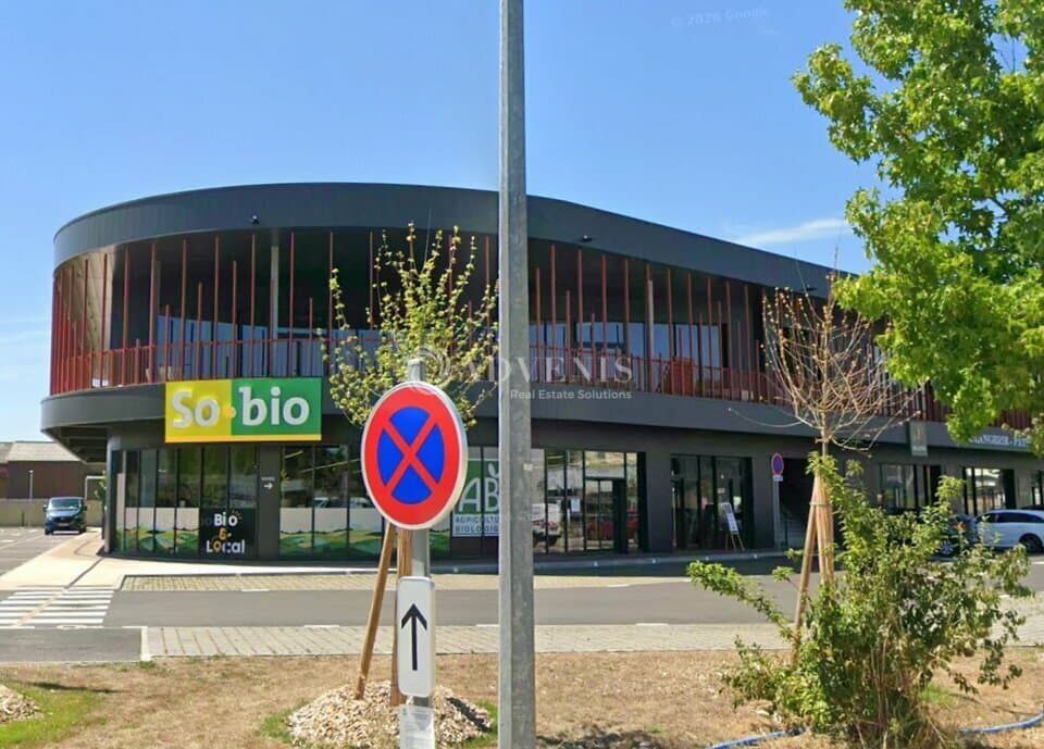 Local commercial · 700 m² · Location — photo 2