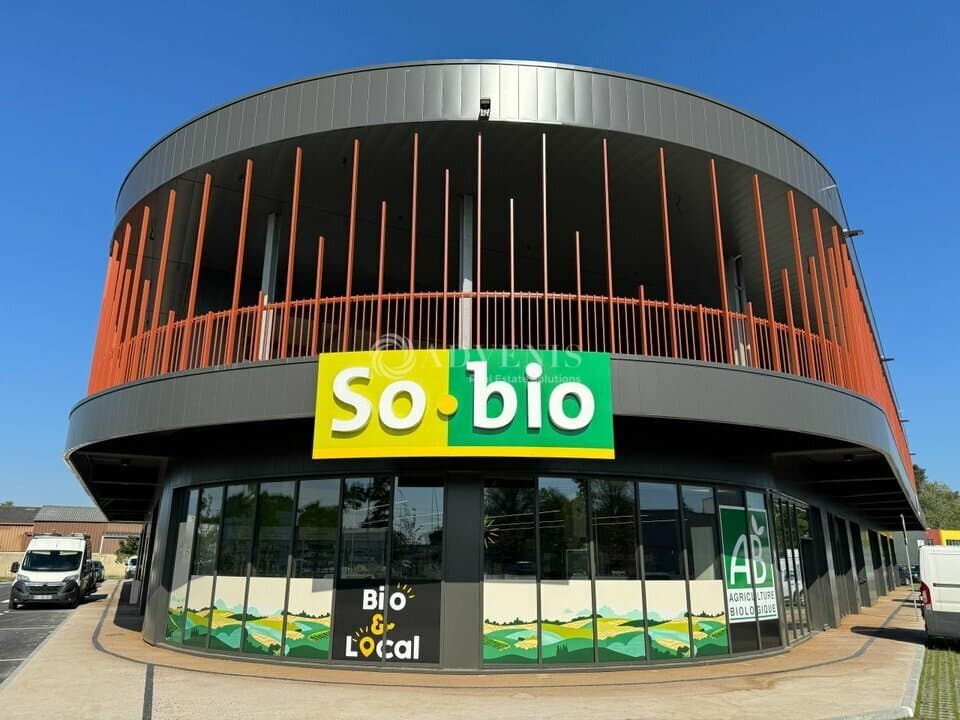 Local commercial · 700 m² · Location — photo 1