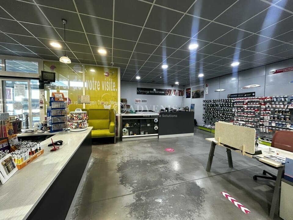 Local commercial · 646 m² · Achat des murs — photo 3