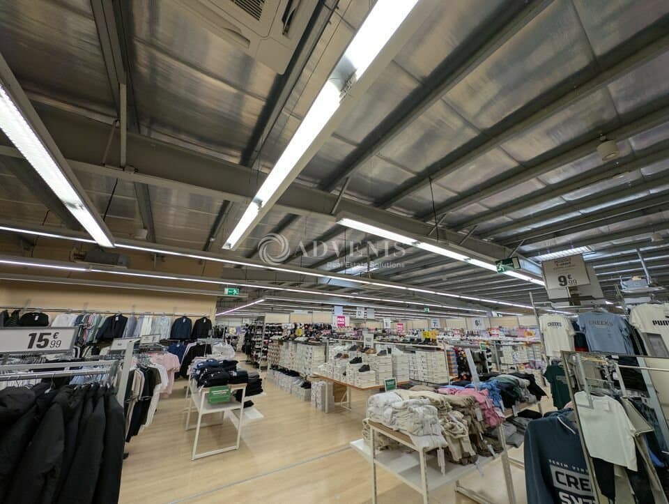 Local commercial · 960 m² · Location — photo 2