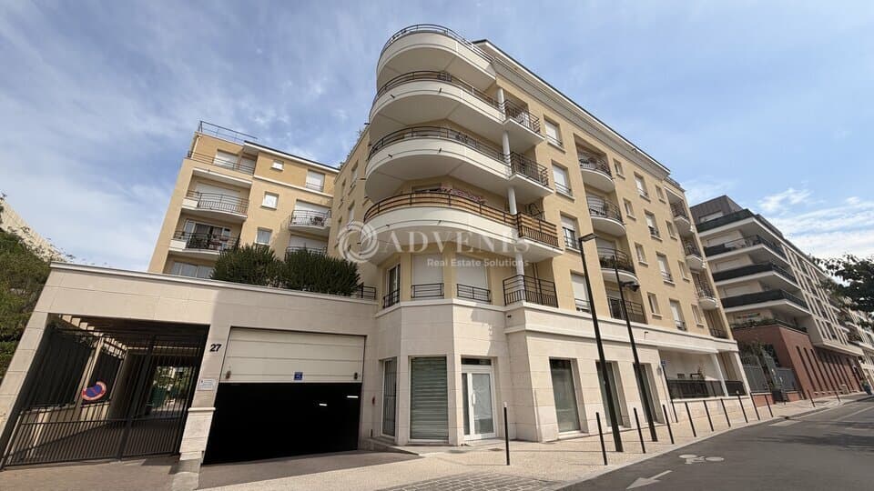 Local commercial · 85 m² · Location — photo 1