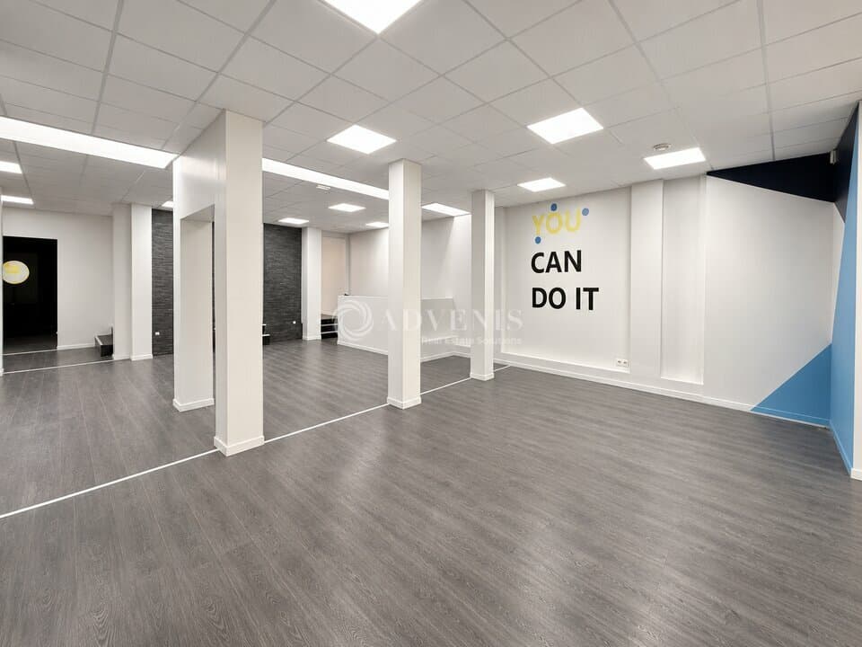 Local commercial · 300 m² · Location — photo 2