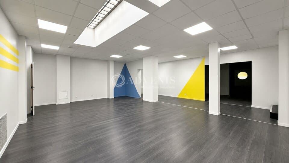 Local commercial · 300 m² · Location — photo 1