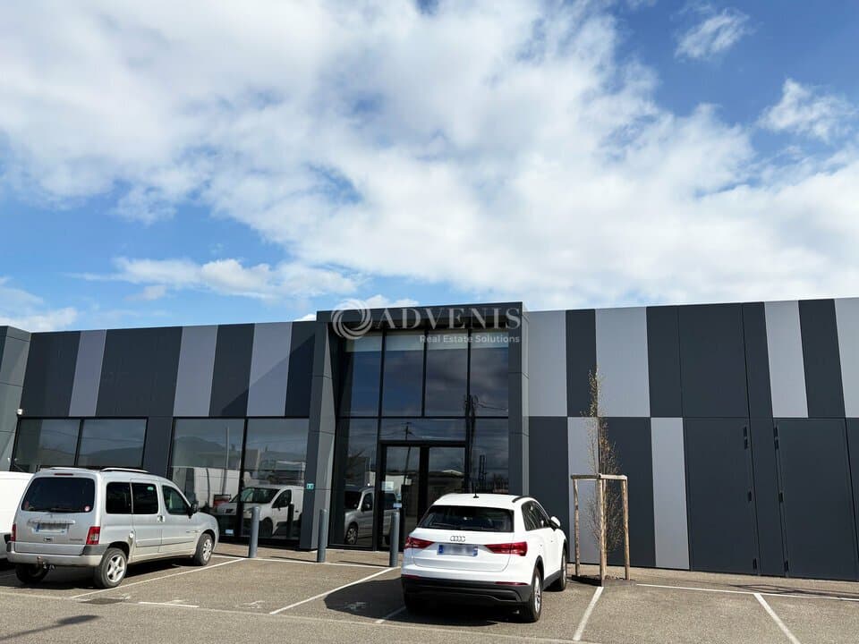 Local commercial · 300 m² · Location — photo 1