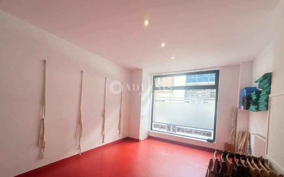 Local commercial · 120 m² · Location — photo 3