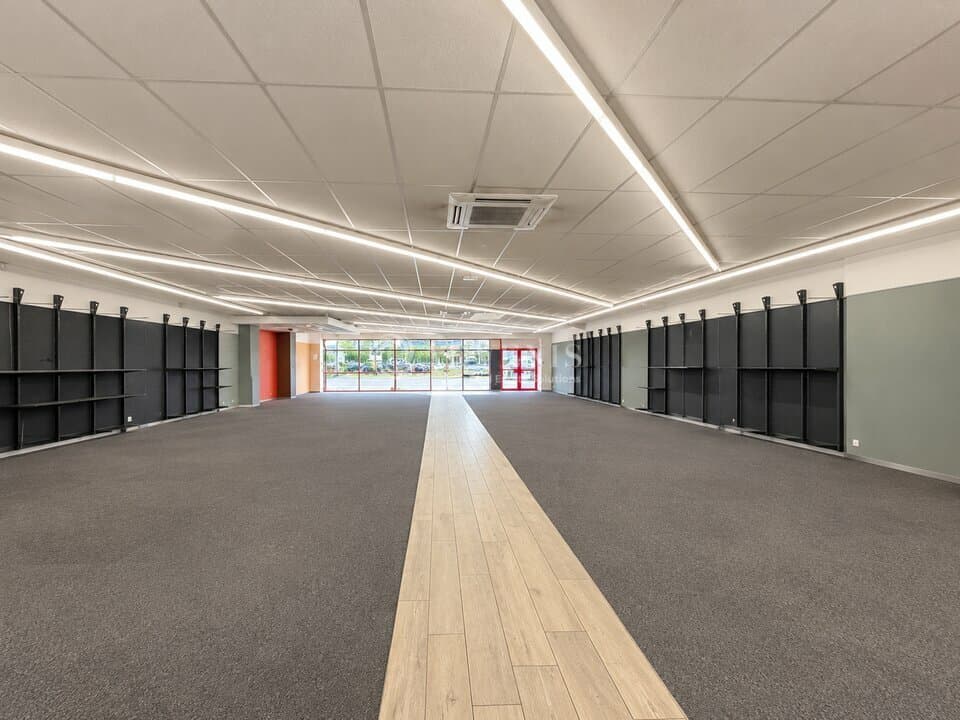 Local commercial · 500 m² · Location — photo 2