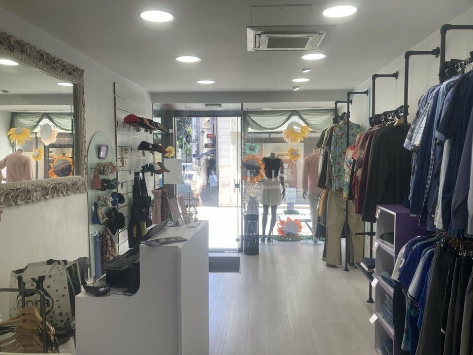 Local commercial · 55 m² · Location — photo 1