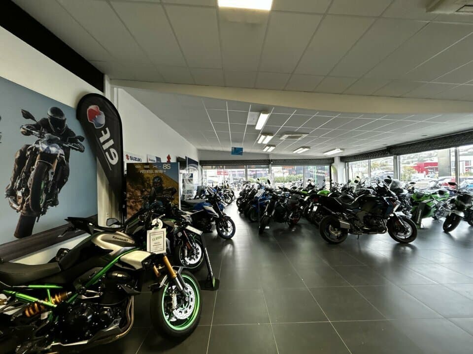 Local commercial · 328 m² · Location — photo 2