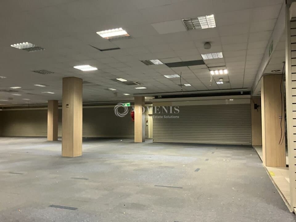 Local commercial · 618 m² · Location — photo 3