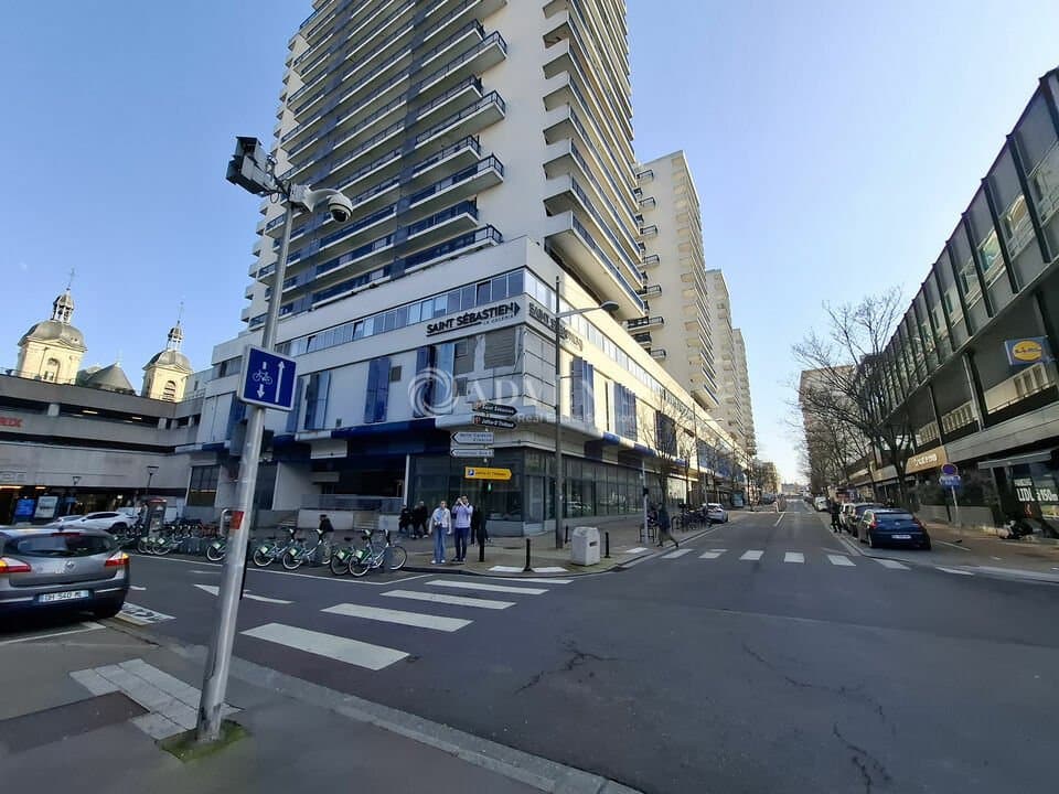 Local commercial · 2486 m² · Location — photo 3
